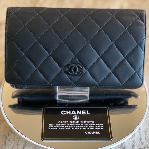 EUC Gorgeous Chanel matelasse bifold long wallet - Picture 1 of 13